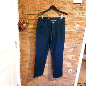 Lee Classic Fit High Rise  Straight Legs Jeans size 10